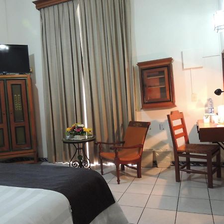 Hotel Concierge Plaza Колима Экстерьер фото