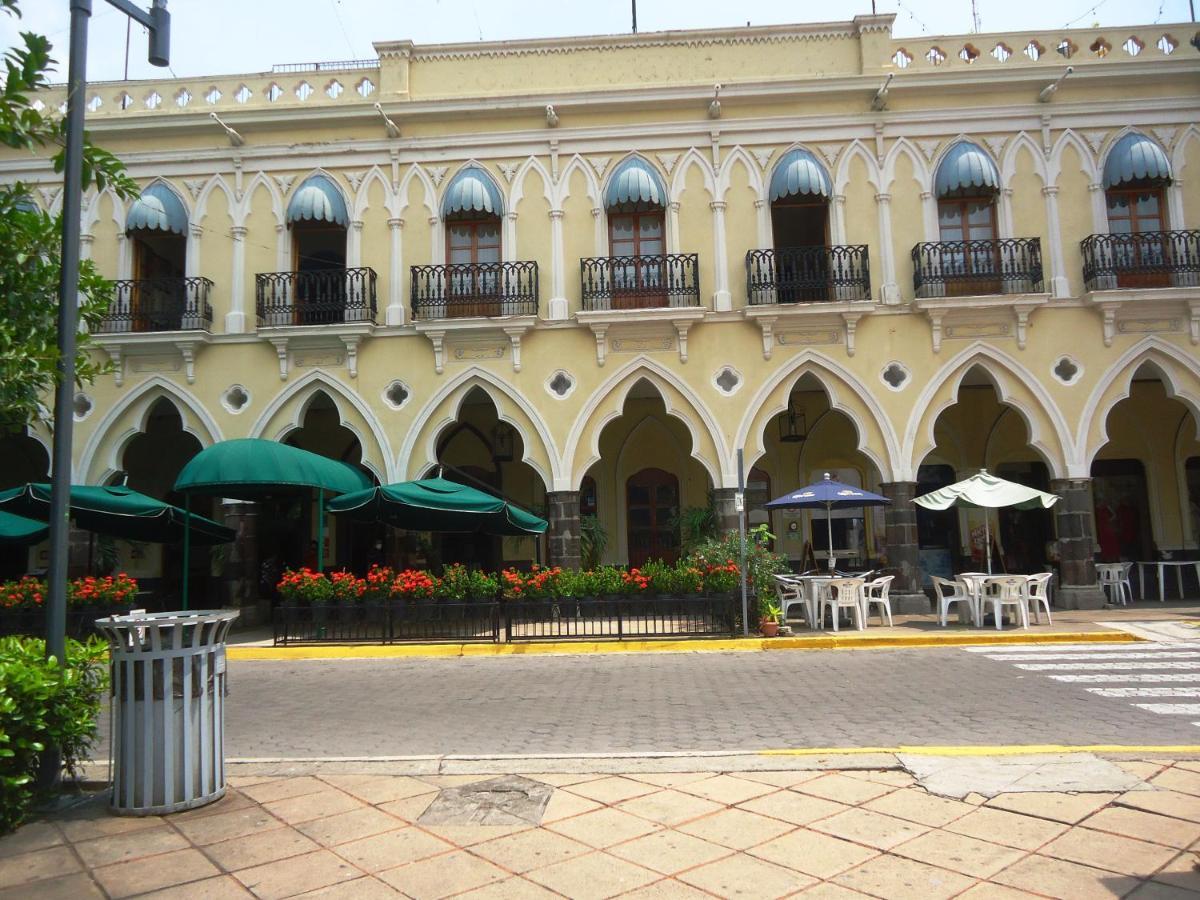 Hotel Concierge Plaza Колима Экстерьер фото