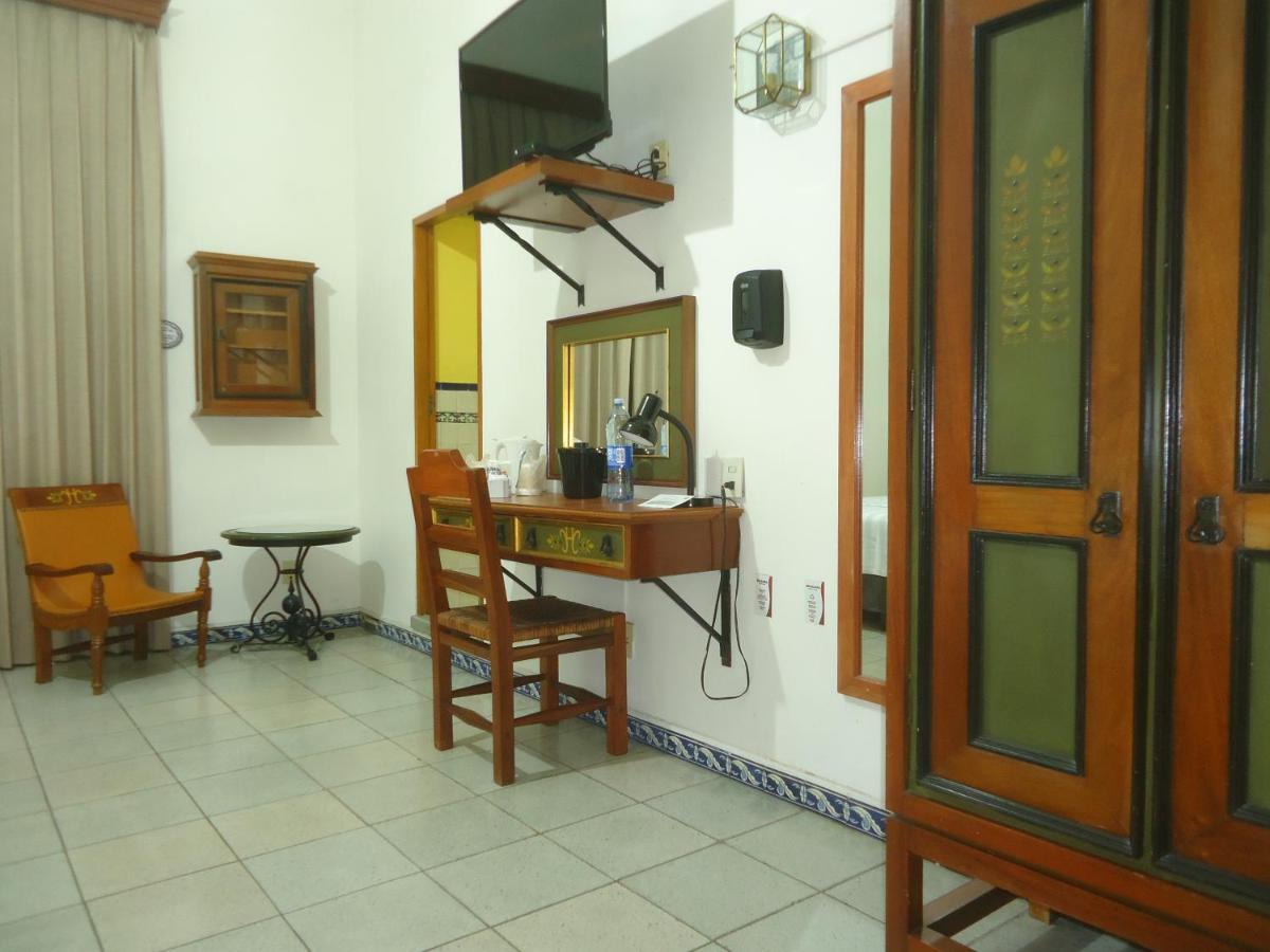 Hotel Concierge Plaza Колима Экстерьер фото