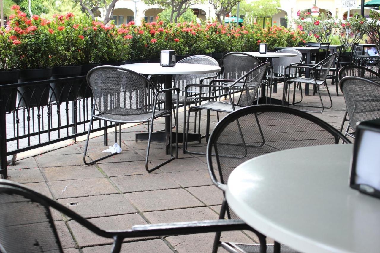 Hotel Concierge Plaza Колима Экстерьер фото