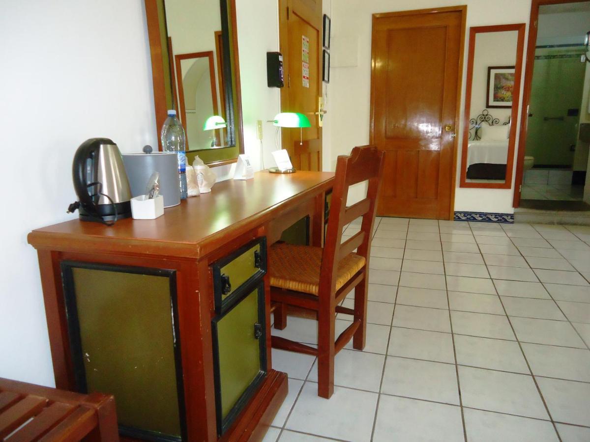 Hotel Concierge Plaza Колима Экстерьер фото