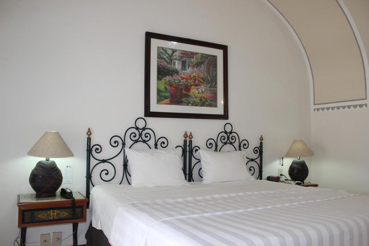 Hotel Concierge Plaza Колима Экстерьер фото
