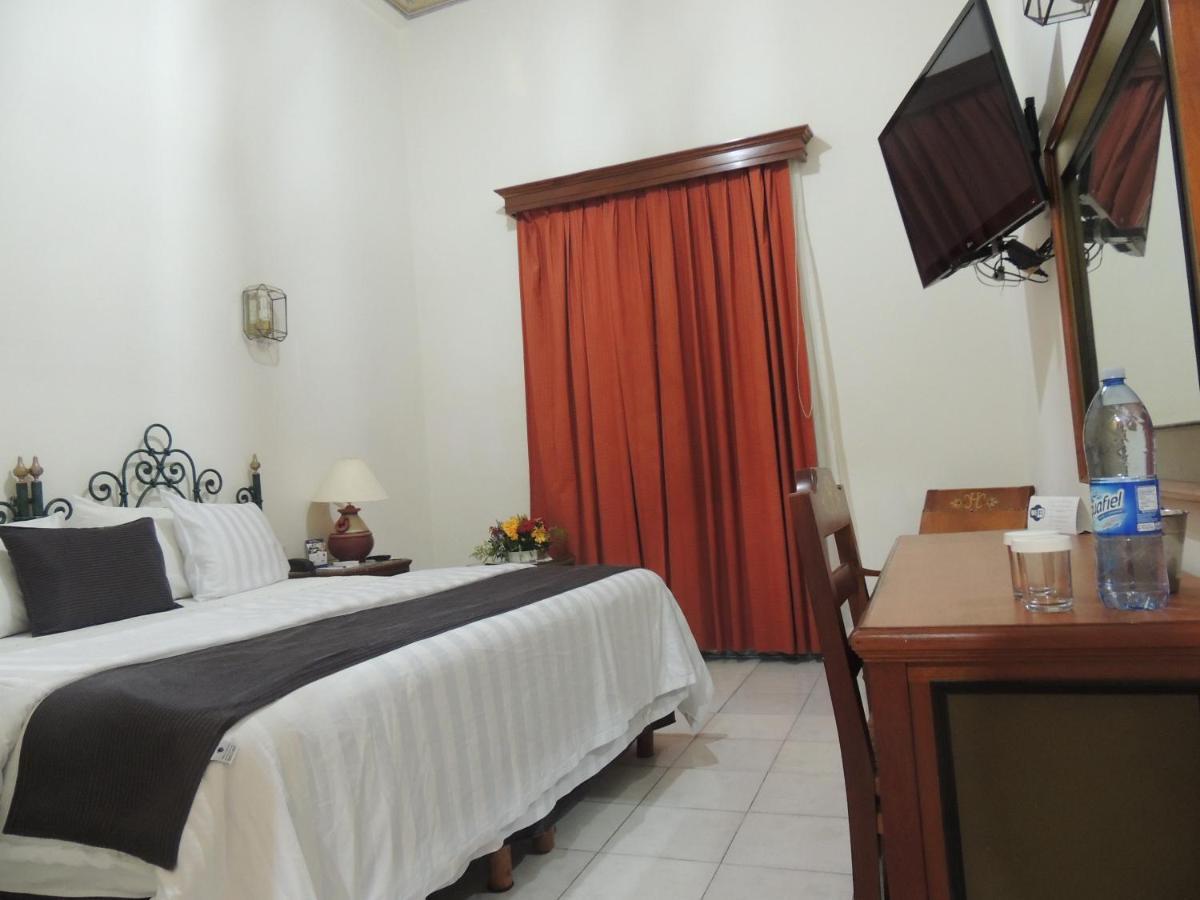 Hotel Concierge Plaza Колима Экстерьер фото